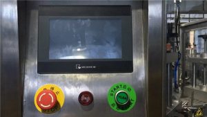 Ultrasonik sızdırmazlık kosmetik naychalarni to'ldirish mashinasi