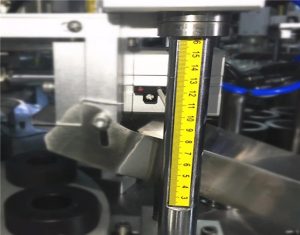 Ultrasonik sızdırmazlık kosmetik naychalarni to'ldirish mashinasi