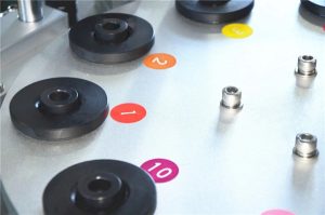 Ultrasonik sızdırmazlık kosmetik naychalarni to'ldirish mashinasi